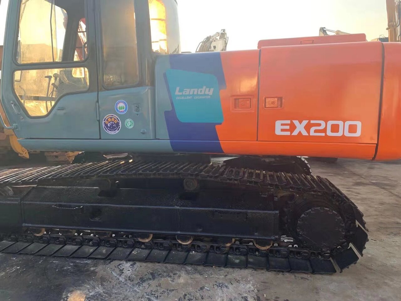 HITACHI EX200-2 - 履带式挖掘机:图5 HITACHI EX200-2 - 履带式挖掘机:图5