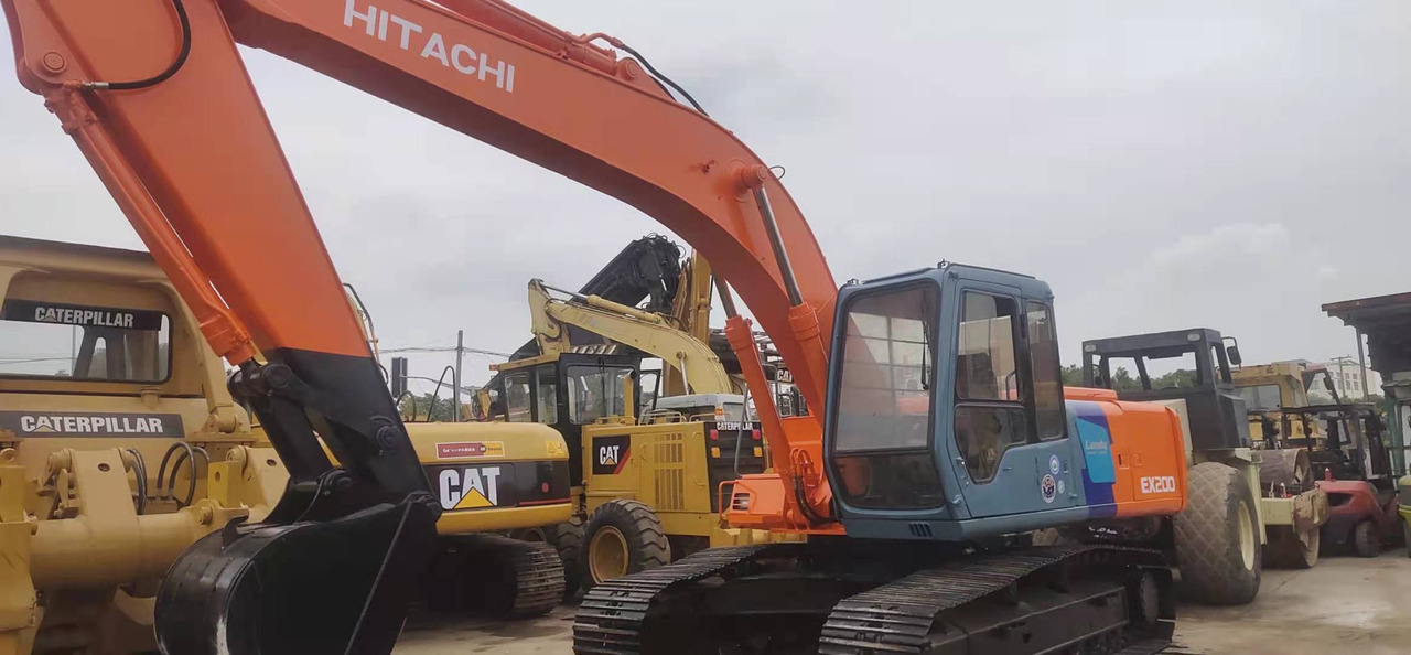 HITACHI EX200-2 - 履带式挖掘机:图3 HITACHI EX200-2 - 履带式挖掘机:图3