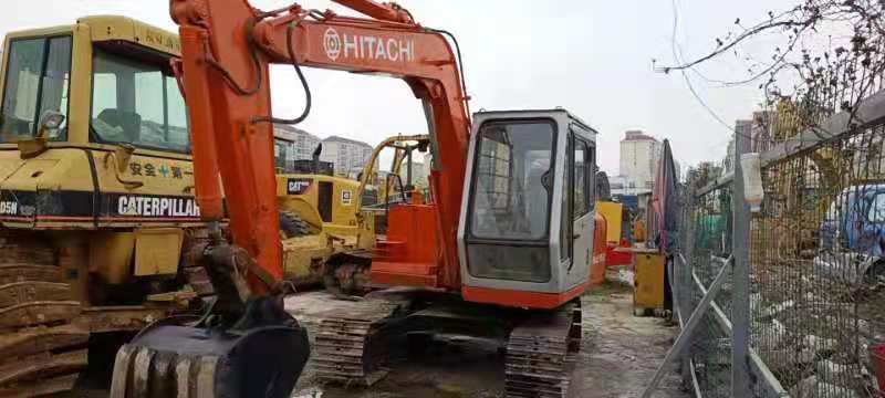 HITACHI EX60 - 履带式挖掘机:图2 HITACHI EX60 - 履带式挖掘机:图2
