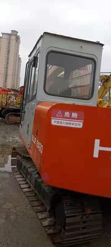 HITACHI EX60 - 履带式挖掘机:图3 HITACHI EX60 - 履带式挖掘机:图3