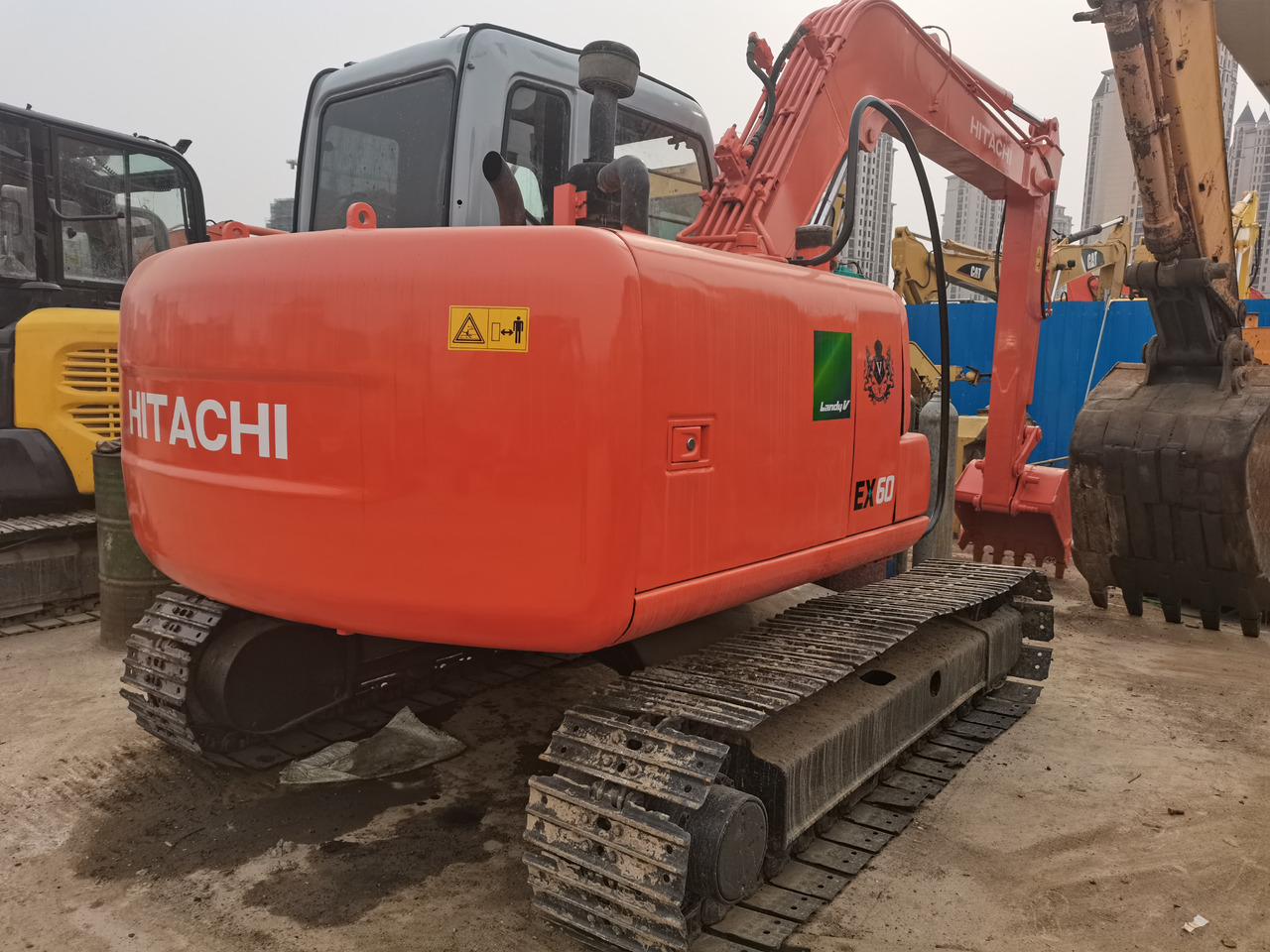 HITACHI EX60 - 履带式挖掘机:图2 HITACHI EX60 - 履带式挖掘机:图2