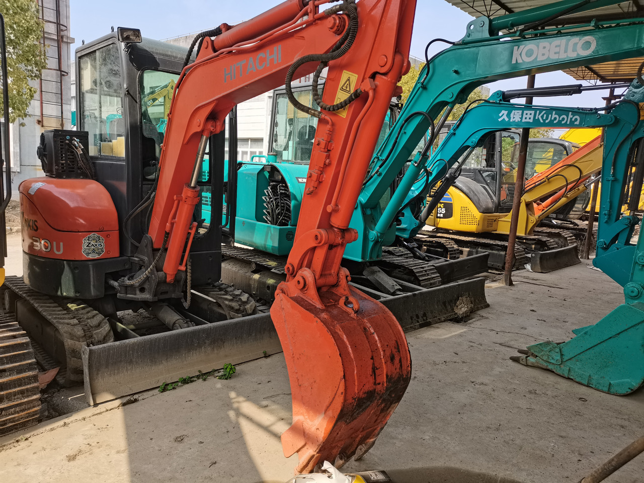 HITACHI ZX30U - 履带式挖掘机:图1 HITACHI ZX30U - 履带式挖掘机:图1