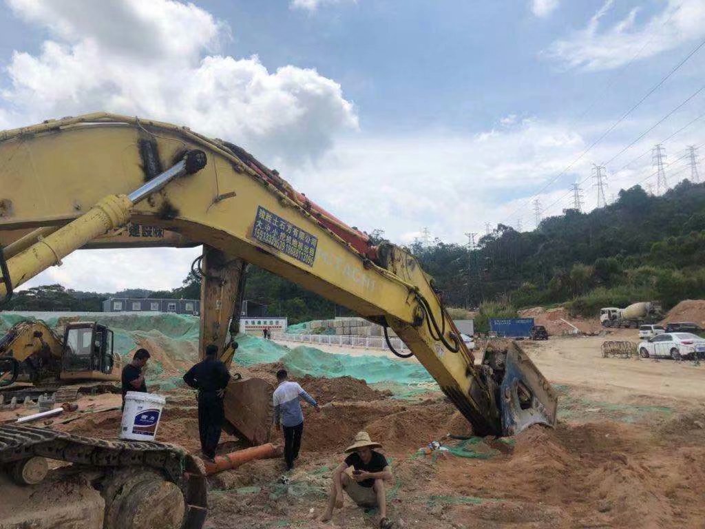 HITACHI ZX490 - 履带式挖掘机:图4 HITACHI ZX490 - 履带式挖掘机:图4