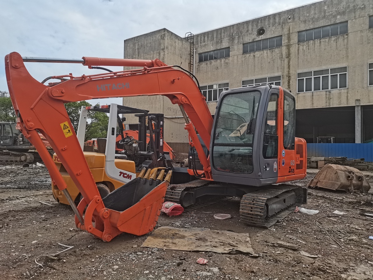 HITACHI ZX60-6 - 履带式挖掘机:图1 HITACHI ZX60-6 - 履带式挖掘机:图1