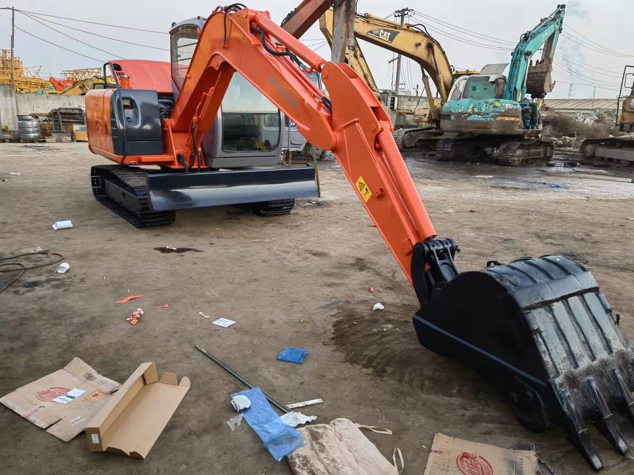 HITACHI ZX60 - 履带式挖掘机:图2 HITACHI ZX60 - 履带式挖掘机:图2