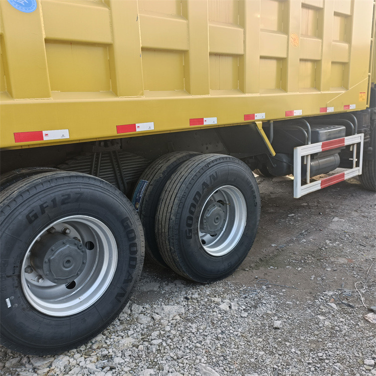 HOWO 6x4-375hp-Yellow 租赁 HOWO 6x4-375hp-Yellow：图7