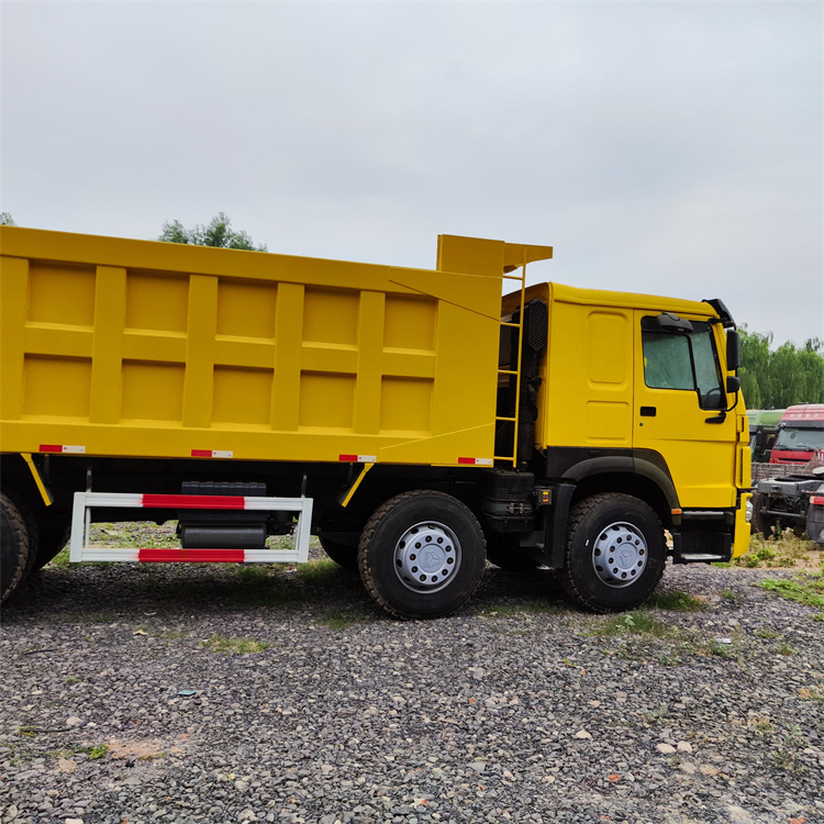 HOWO howo 8x4 371hp-Tipper - 翻斗车:图4 HOWO howo 8x4 371hp-Tipper - 翻斗车:图4