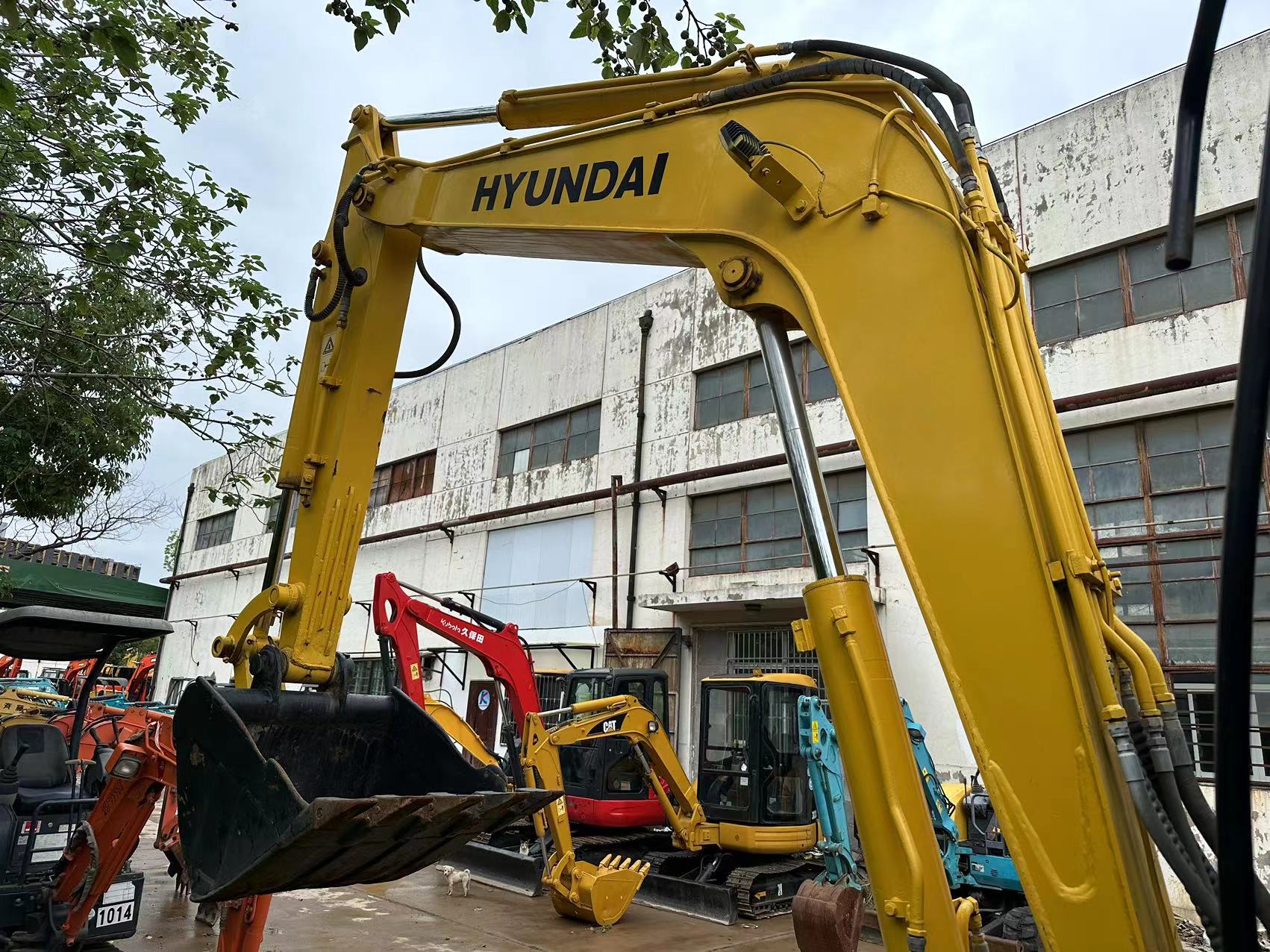 HYUNDAI 60W-7 - 轮式挖掘机:图4 HYUNDAI 60W-7 - 轮式挖掘机:图4