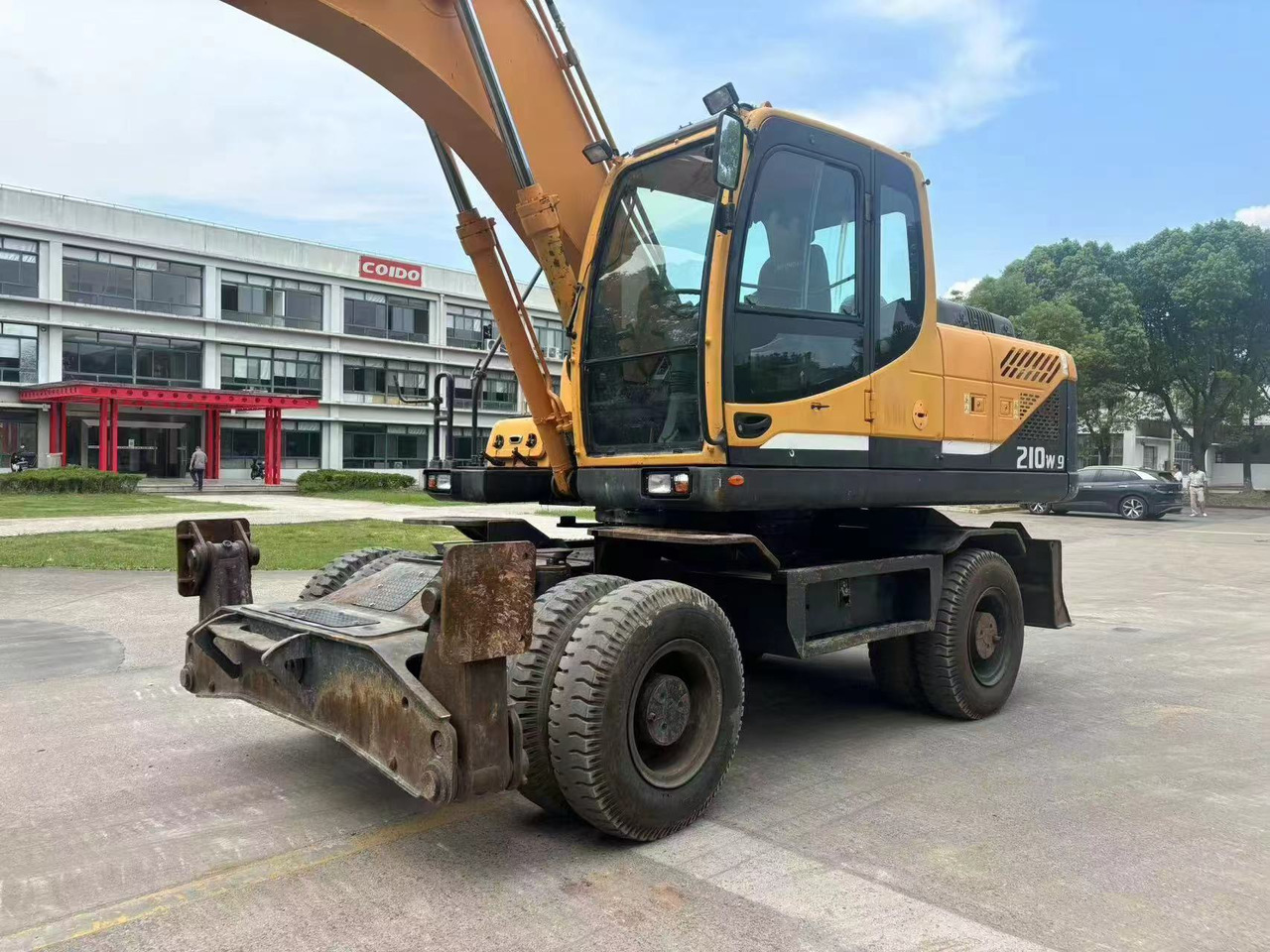 HYUNDAI R210W-9 - 轮式挖掘机:图4 HYUNDAI R210W-9 - 轮式挖掘机:图4