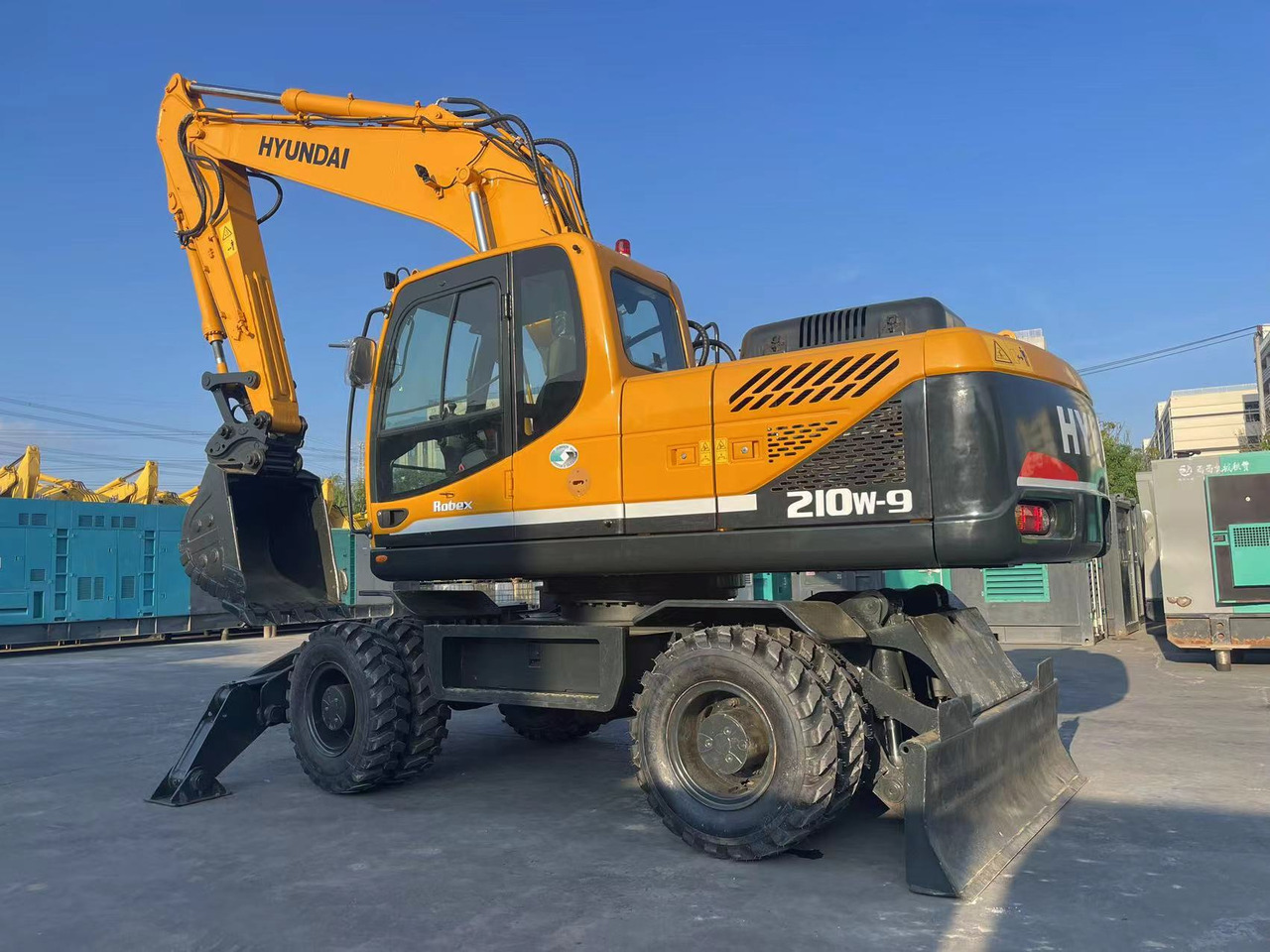 Hyundai R210W-9 - 轮式挖掘机:图5 Hyundai R210W-9 - 轮式挖掘机:图5