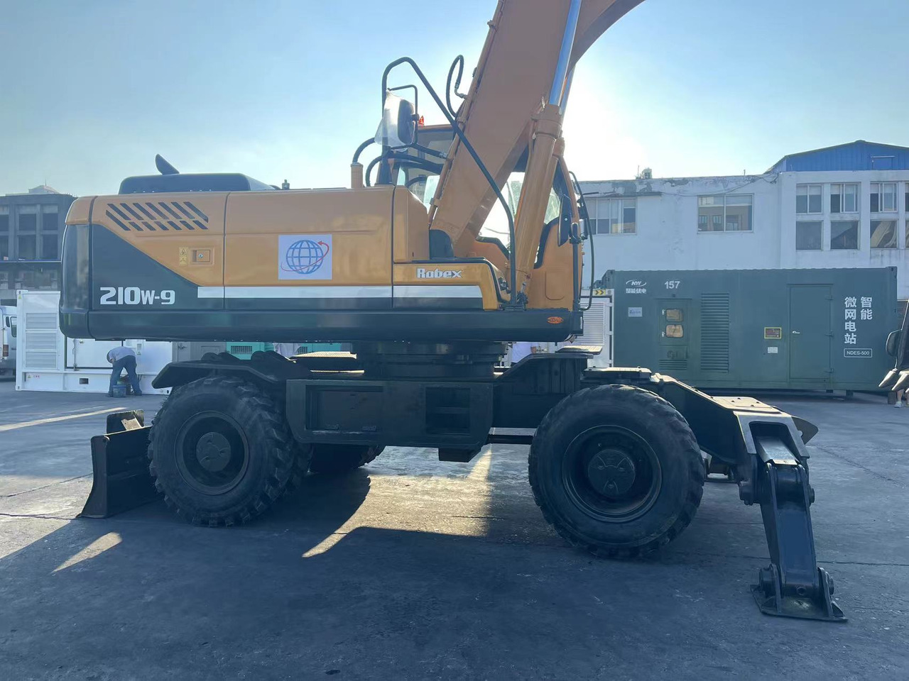 Hyundai R210W-9 - 轮式挖掘机:图3 Hyundai R210W-9 - 轮式挖掘机:图3