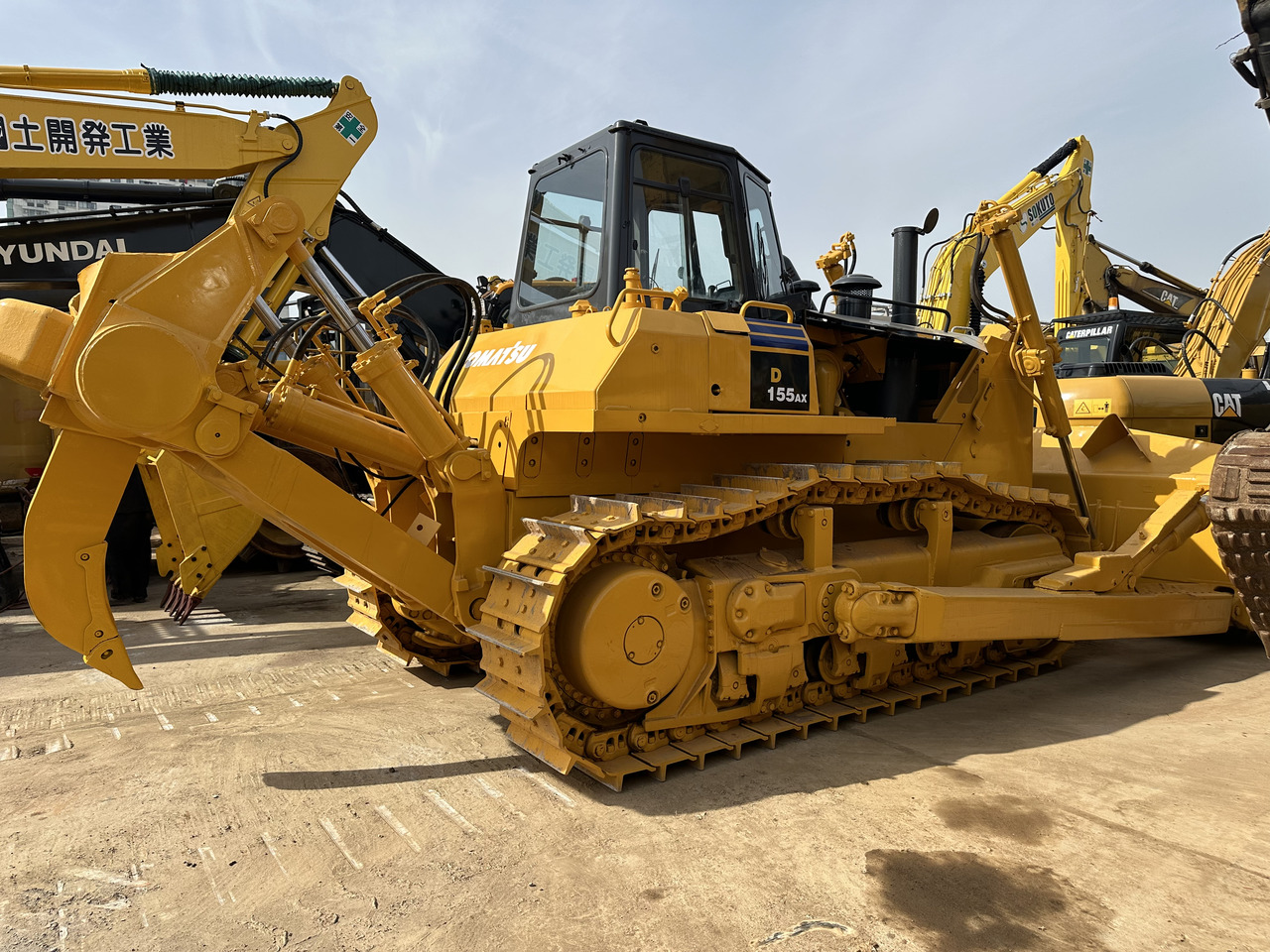 KOMATSU D155A-2 - 推土机:图1 KOMATSU D155A-2 - 推土机:图1