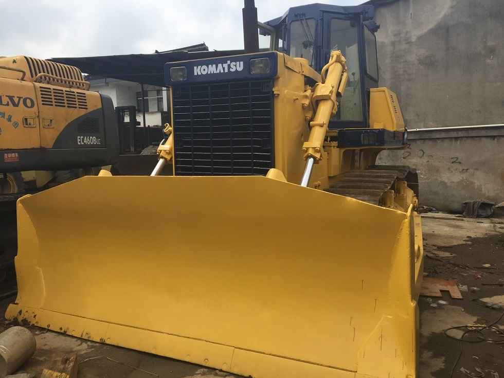 KOMATSU D85A - 推土机:图2 KOMATSU D85A - 推土机:图2
