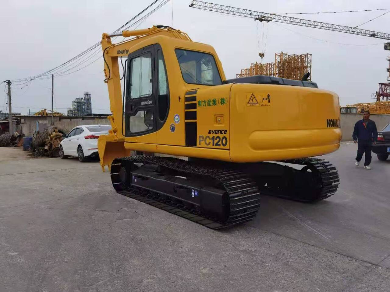 KOMATSU PC120-6 - 履带式挖掘机:图3 KOMATSU PC120-6 - 履带式挖掘机:图3
