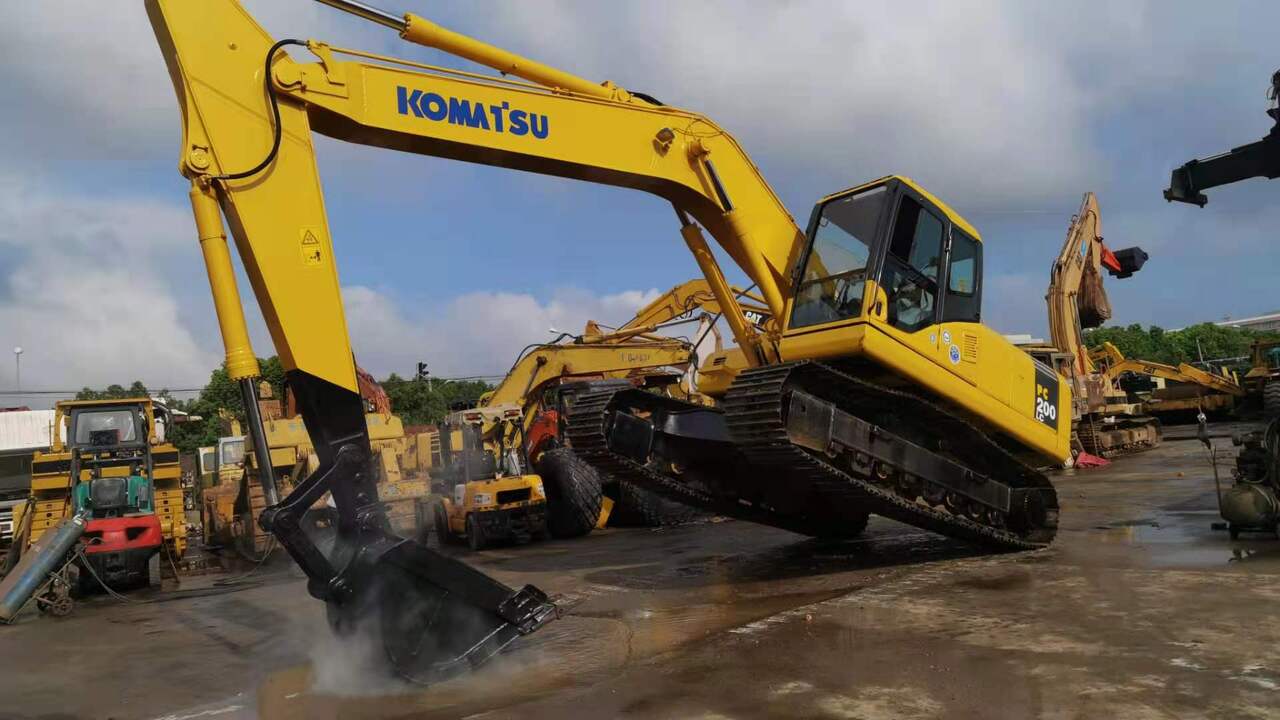KOMATSU PC200LC - 履带式挖掘机:图4 KOMATSU PC200LC - 履带式挖掘机:图4