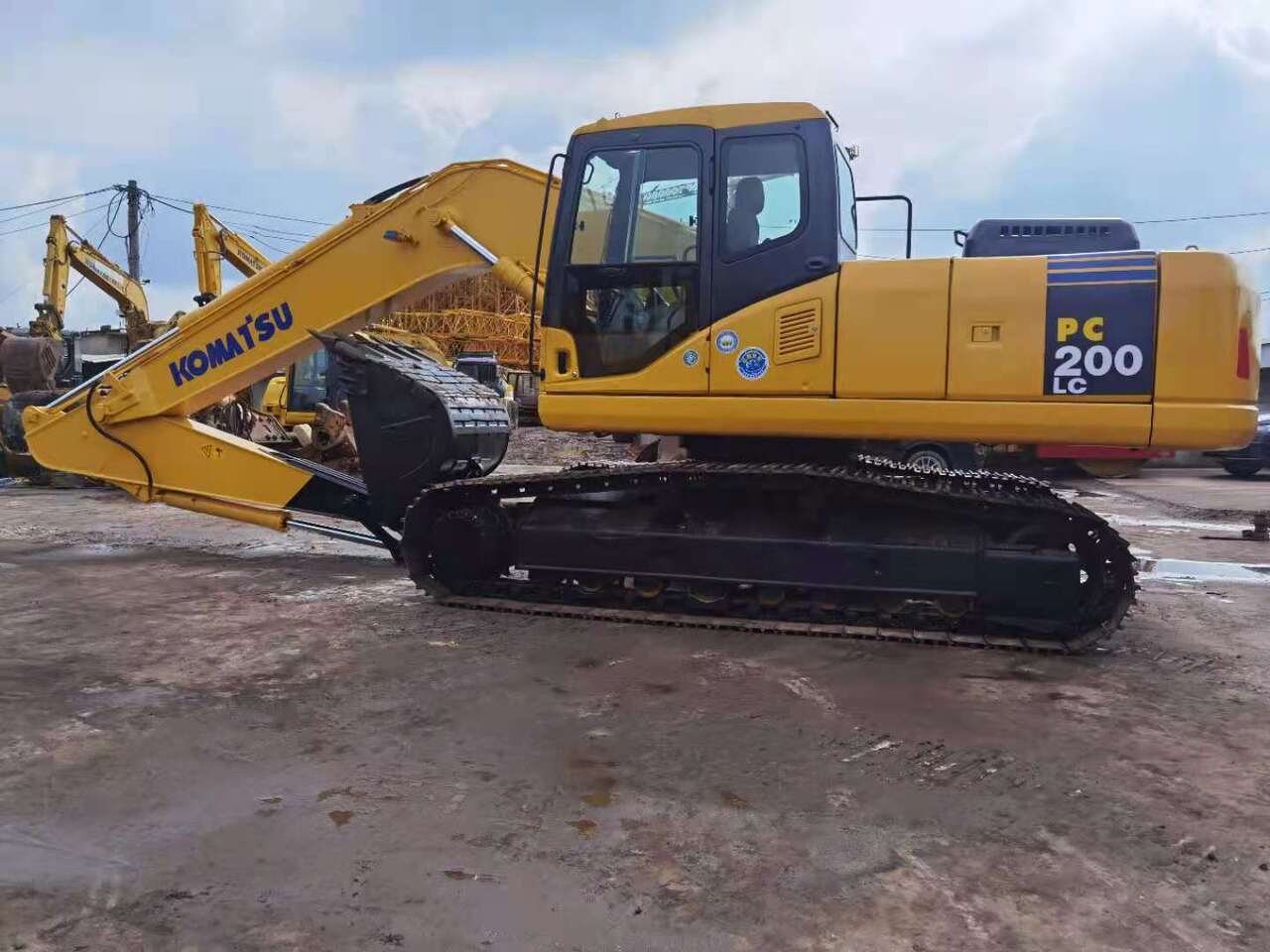 KOMATSU PC200LC - 履带式挖掘机:图3 KOMATSU PC200LC - 履带式挖掘机:图3