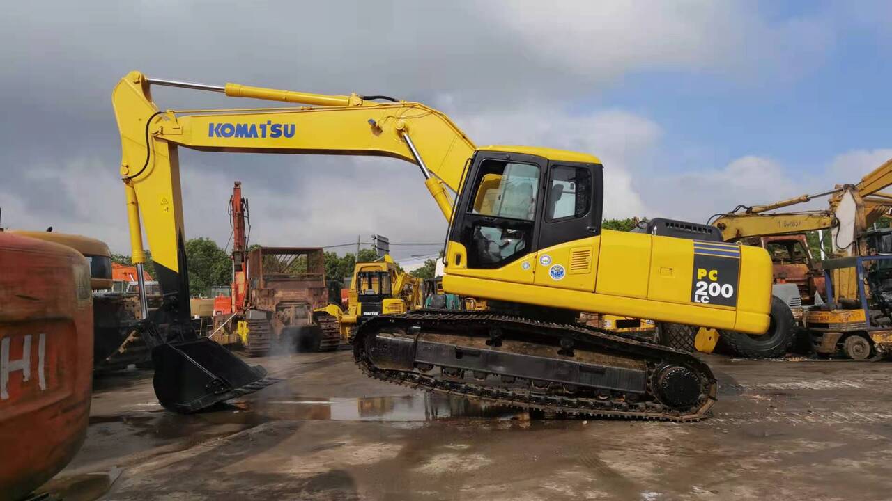 KOMATSU PC200LC - 履带式挖掘机:图2 KOMATSU PC200LC - 履带式挖掘机:图2