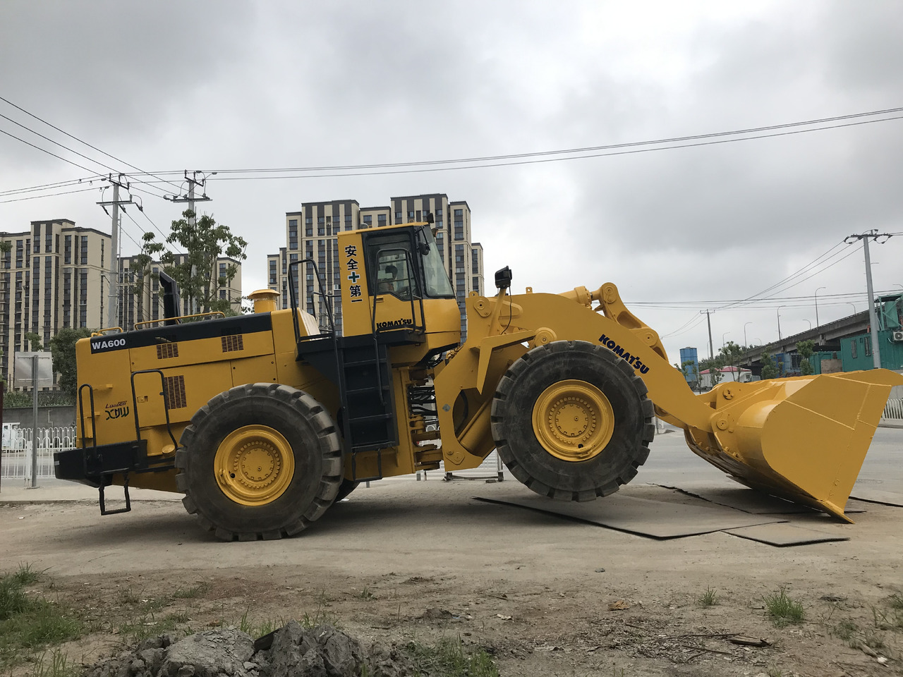 KOMATSU WA600-3 - 轮式装载机:图3 KOMATSU WA600-3 - 轮式装载机:图3