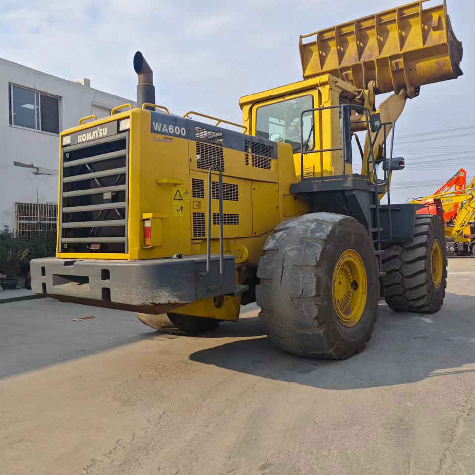 KOMATSU WA600-3 - 轮式装载机:图1 KOMATSU WA600-3 - 轮式装载机:图1