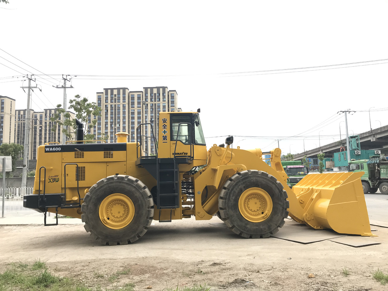 KOMATSU WA600-3 - 轮式装载机:图1 KOMATSU WA600-3 - 轮式装载机:图1