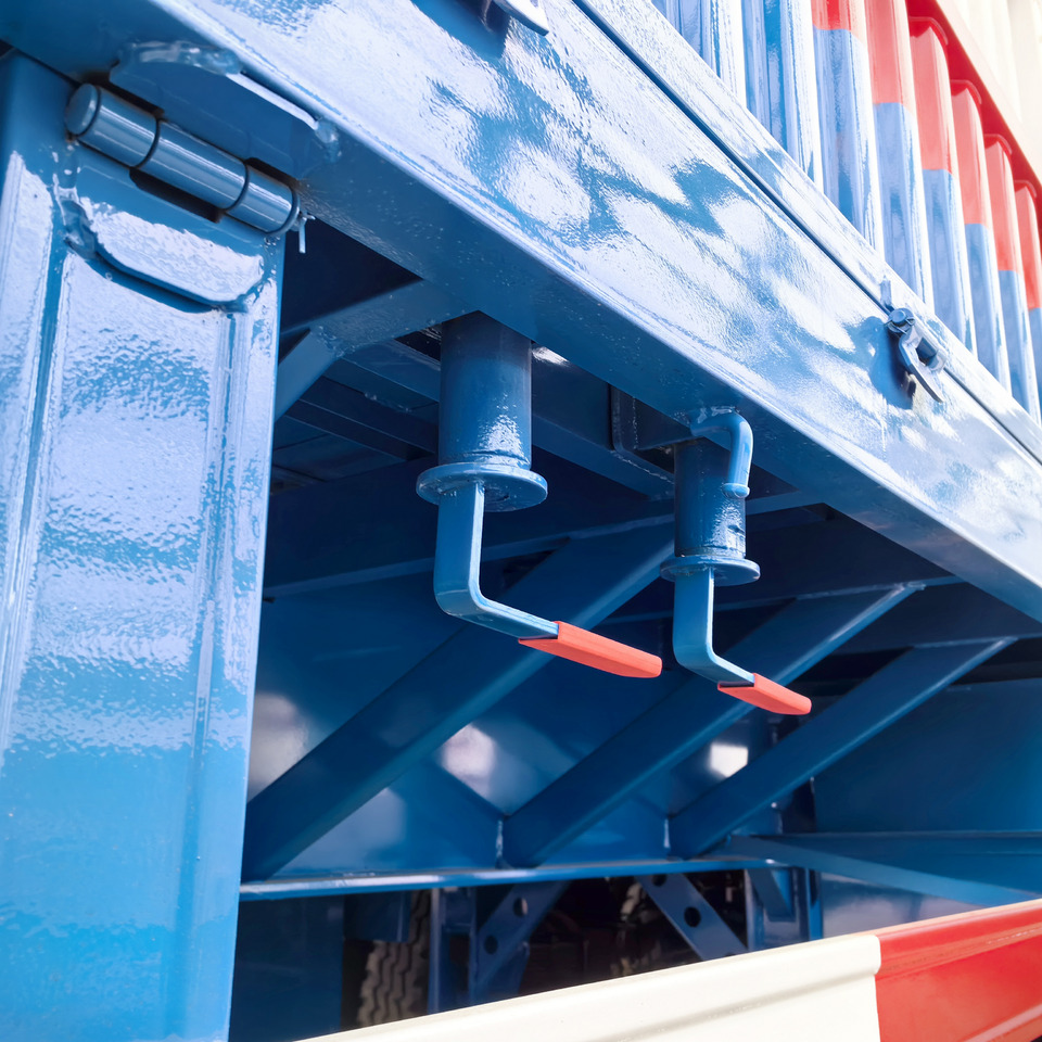 Lowboy trailers - 集装箱运输车/ 可拆卸车身的拖车:图3 Lowboy trailers - 集装箱运输车/ 可拆卸车身的拖车:图3