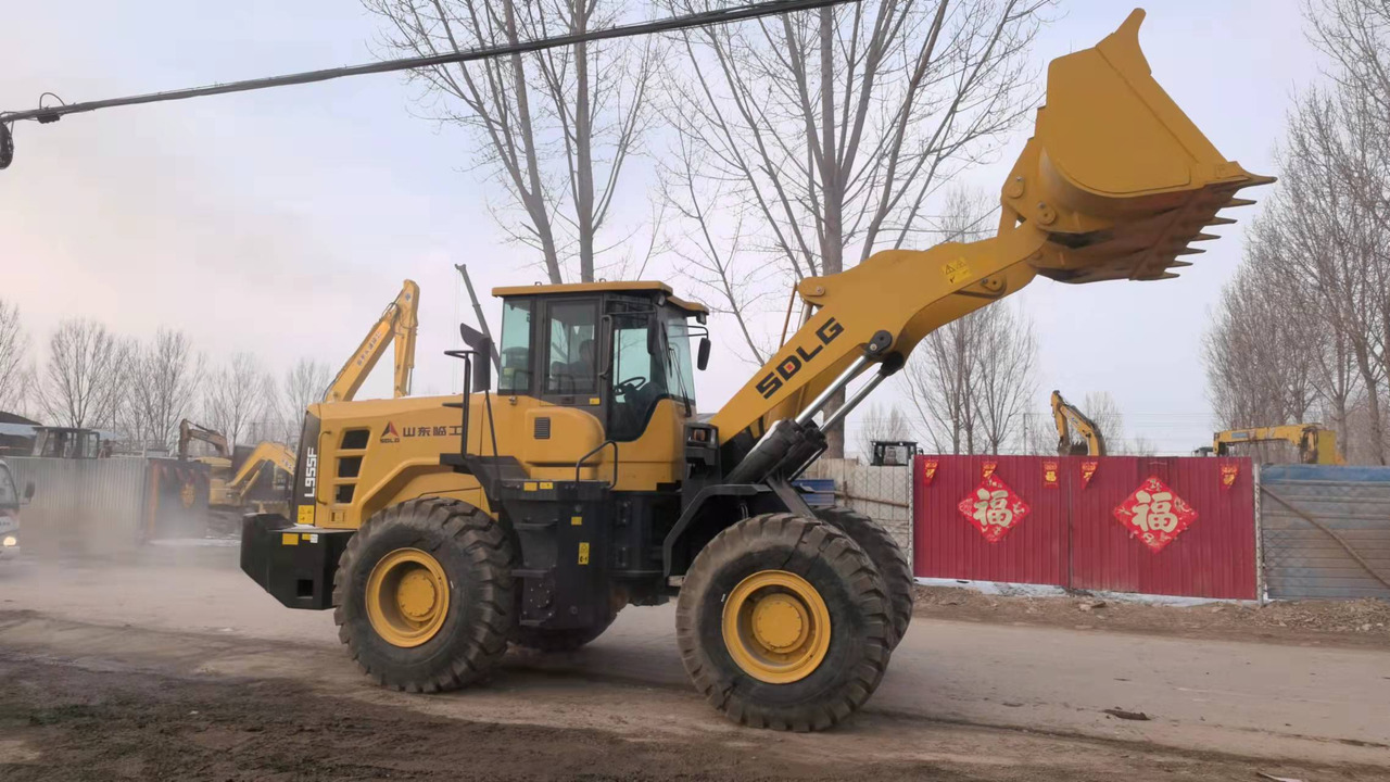 SDLG LG955F - 轮式装载机:图2 SDLG LG955F - 轮式装载机:图2