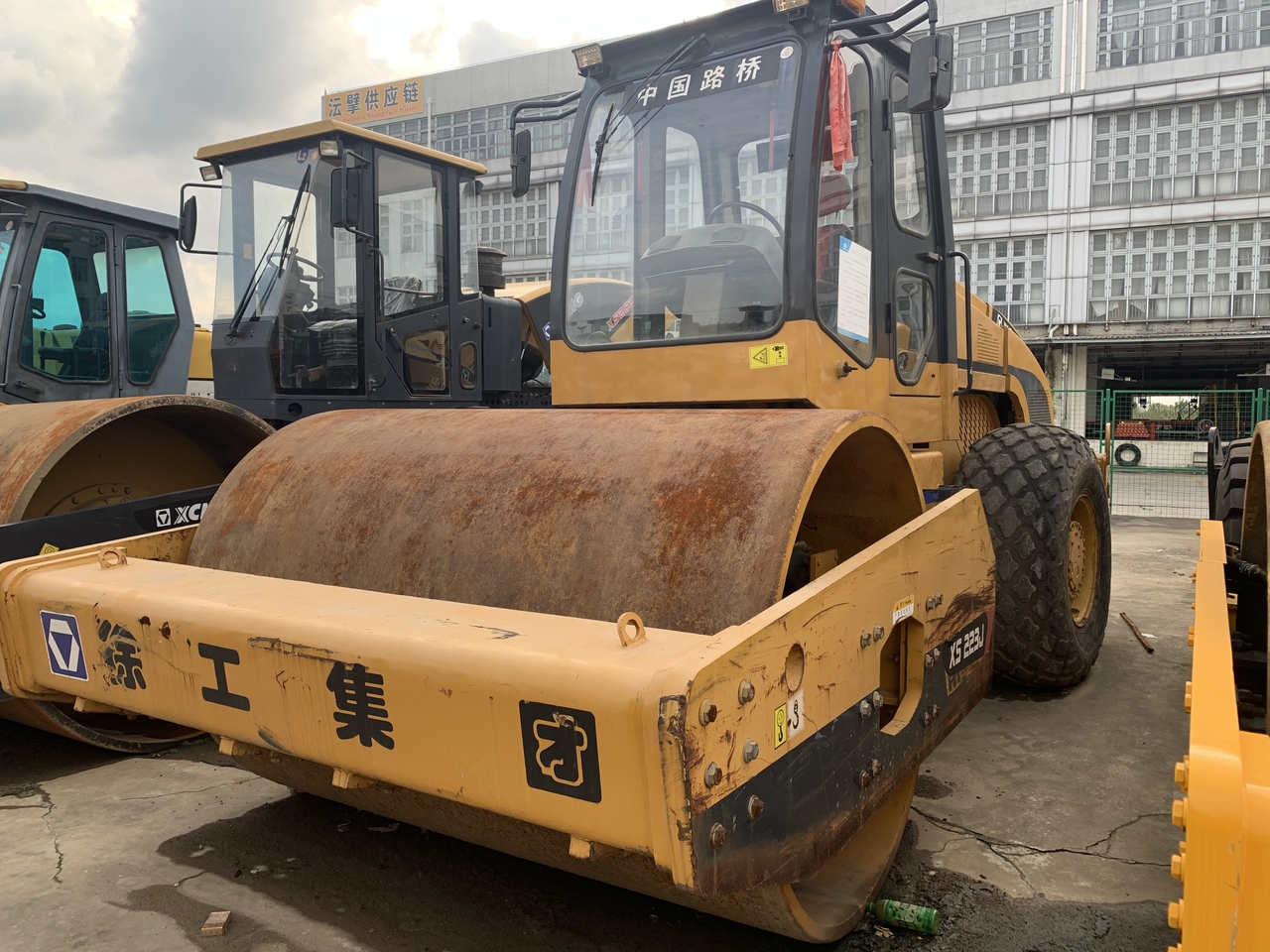 XCMG XS223J - 碾压机:图2 XCMG XS223J - 碾压机:图2