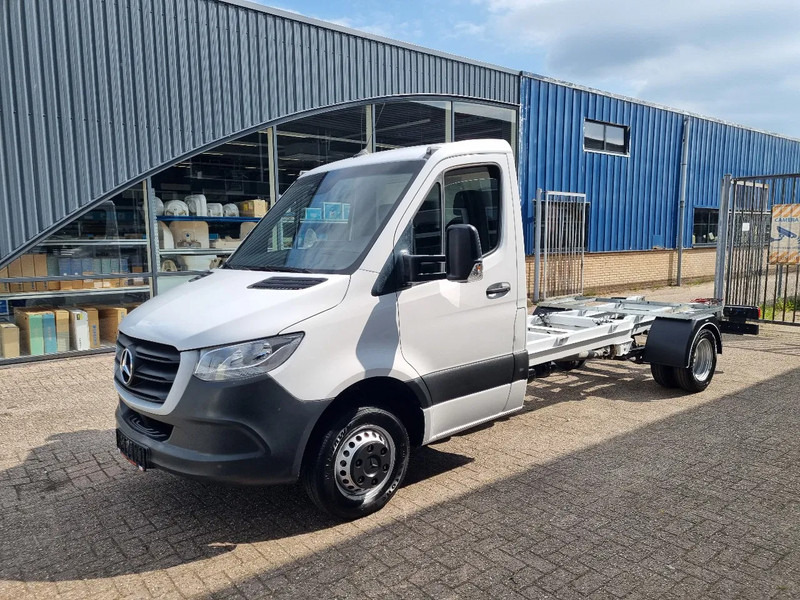 Mercedes-Benz Sprinter 516 CDI Chassis Cabine 4.33 WB GVW 3500 kg Euro 6 - 平板货车:图4 Mercedes-Benz Sprinter 516 CDI Chassis Cabine 4.33 WB GVW 3500 kg Euro 6 - 平板货车:图4