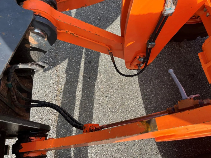 Doosan DL250 - 轮式装载机:图5 Doosan DL250 - 轮式装载机:图5