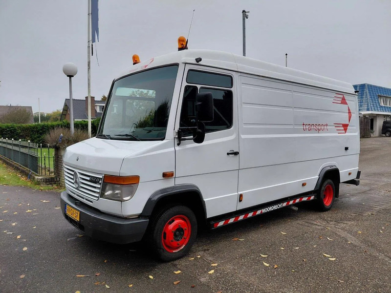 Mercedes-Benz 512 D - 紧凑型面包车:图1 Mercedes-Benz 512 D - 紧凑型面包车:图1