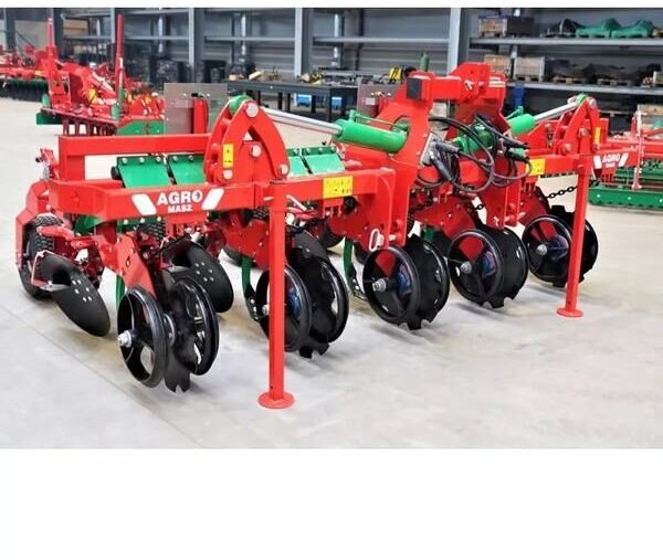 AGRO-MASZ AGREGAT DO UPRAWY MIĘDZYRZĘDOWEJ (PIELNIK) - 农业机械:图2 AGRO-MASZ AGREGAT DO UPRAWY MIĘDZYRZĘDOWEJ (PIELNIK) - 农业机械:图2