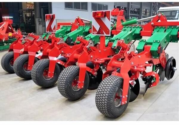 AGRO-MASZ AGREGAT DO UPRAWY MIĘDZYRZĘDOWEJ (PIELNIK) - 农业机械:图4 AGRO-MASZ AGREGAT DO UPRAWY MIĘDZYRZĘDOWEJ (PIELNIK) - 农业机械:图4