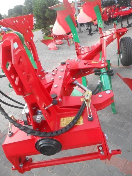 AGRO-MASZ Pług obrotowy 3-skibowy - 犁:图5 AGRO-MASZ Pług obrotowy 3-skibowy - 犁:图5