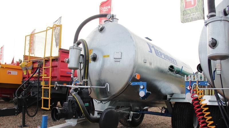 MEPROZET Güllefässer/ Slurry tanker/ Wóz asenizacyjny 5000 l / Cisterna d - 浆罐车:图4 MEPROZET Güllefässer/ Slurry tanker/ Wóz asenizacyjny 5000 l / Cisterna d - 浆罐车:图4