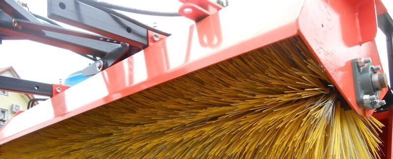 METAL-TECHNIK Zamiatarka 2m/ New Sweeper / Barredora de 2 m - 扫地机 适用于 道路清扫机:图2 METAL-TECHNIK Zamiatarka 2m/ New Sweeper / Barredora de 2 m - 扫地机 适用于 道路清扫机:图2