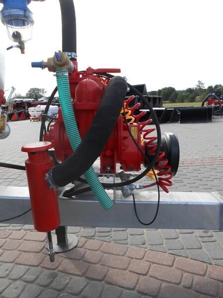 POMOT Single-axial tanker truck/ Beczkowóz wóz asenizacyjny 5000 l - 浆罐车:图4 POMOT Single-axial tanker truck/ Beczkowóz wóz asenizacyjny 5000 l - 浆罐车:图4