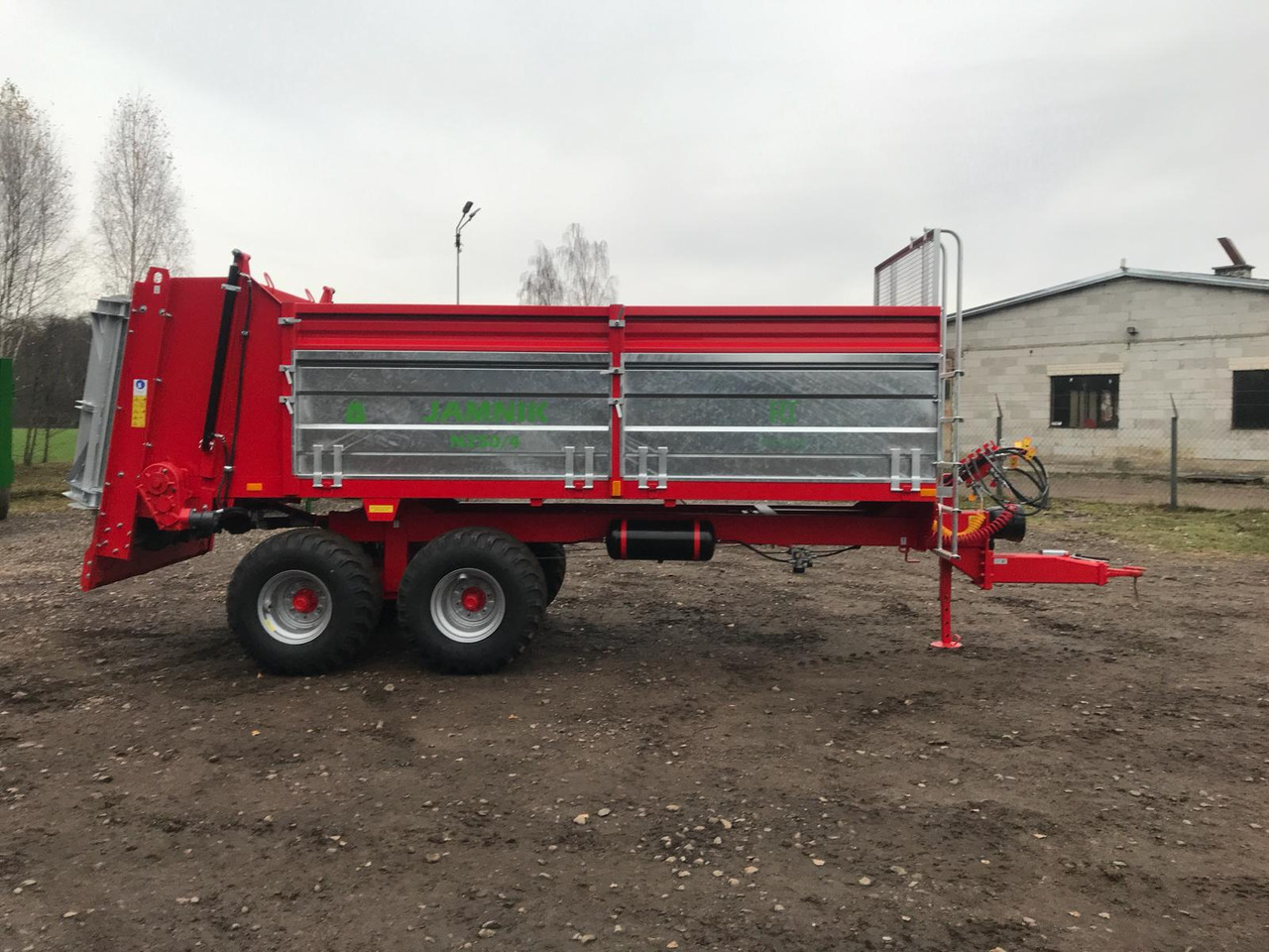 ROLTRANS N 250/4 Jamnik 8t - 撒肥机:图2 ROLTRANS N 250/4 Jamnik 8t - 撒肥机:图2