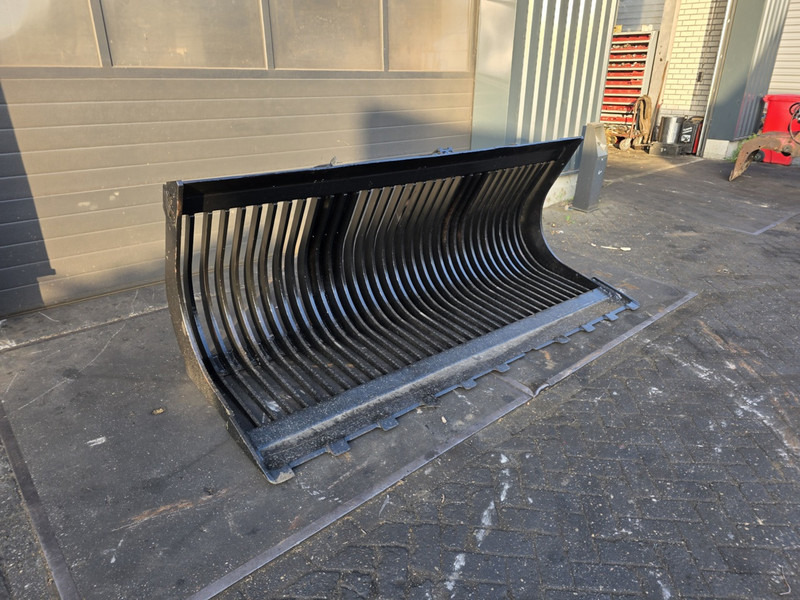Puinbak volvo l60f l 70shovelbak volvo l60 wiellader bak volvo l60 l70 - 铲斗 适用于 建筑机械:图3 Puinbak volvo l60f l 70shovelbak volvo l60 wiellader bak volvo l60 l70 - 铲斗 适用于 建筑机械:图3