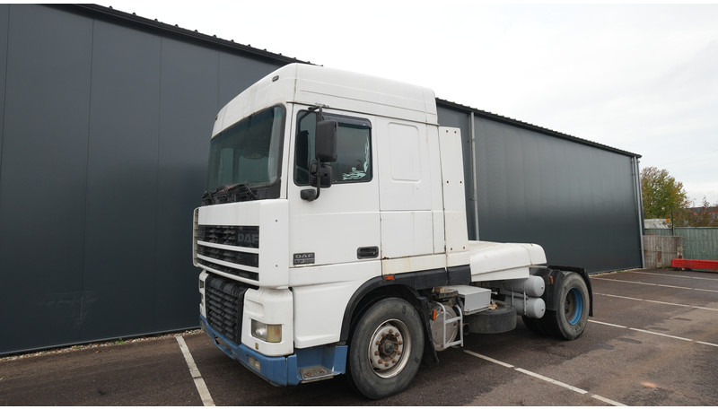 DAF XF 95.380 SC MANUAL GEARBOX EURO 3 - 牵引车:图3 DAF XF 95.380 SC MANUAL GEARBOX EURO 3 - 牵引车:图3