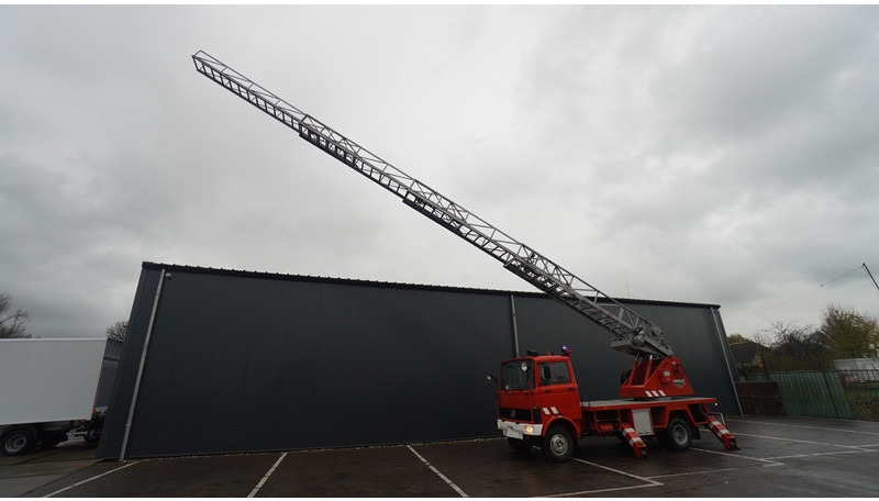 Mercedes-Benz 809 FIRE LADDER TRUCK 13.100KM MANUAL GEARBOX - 消防车:图2 Mercedes-Benz 809 FIRE LADDER TRUCK 13.100KM MANUAL GEARBOX - 消防车:图2