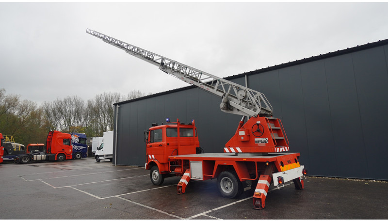 Mercedes-Benz 809 FIRE LADDER TRUCK 13.100KM MANUAL GEARBOX - 消防车:图3 Mercedes-Benz 809 FIRE LADDER TRUCK 13.100KM MANUAL GEARBOX - 消防车:图3