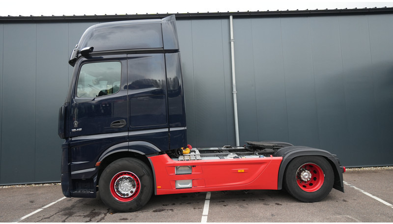 Mercedes-Benz ACTROS 1945 GIGASPACE 727.600KM - 牵引车:图1 Mercedes-Benz ACTROS 1945 GIGASPACE 727.600KM - 牵引车:图1