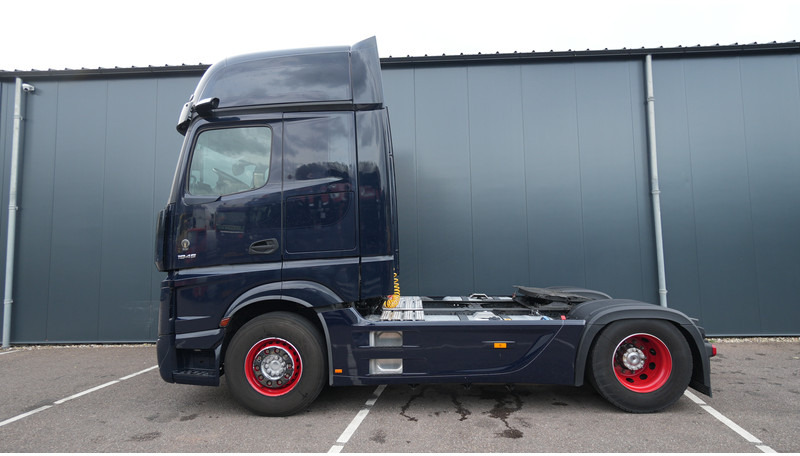 Mercedes-Benz ACTROS 1945 GIGASPACE 728.200KM - 牵引车:图1 Mercedes-Benz ACTROS 1945 GIGASPACE 728.200KM - 牵引车:图1