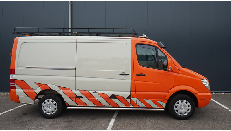 Mercedes-Benz Sprinter 309 CLOSED BOX - 厢式货车:图2 Mercedes-Benz Sprinter 309 CLOSED BOX - 厢式货车:图2