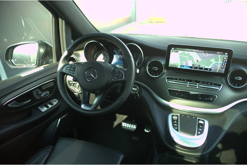 小型巴士, 小型客车 Mercedes-Benz V300 AMG EXCLUSIVE 4-MATIC AIRMATIC：图8