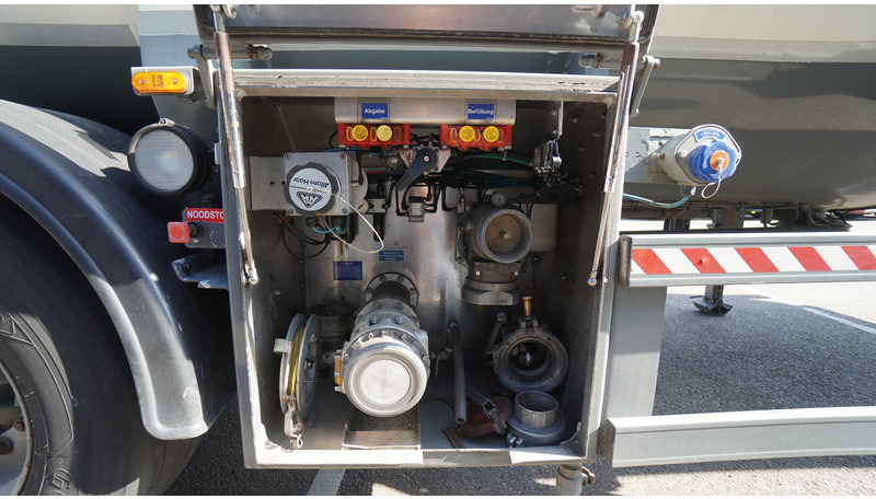 Schrader 3 AXLE ADR CHEMIE TANK TRAILER 40.000LTR - 液罐半拖车:图4 Schrader 3 AXLE ADR CHEMIE TANK TRAILER 40.000LTR - 液罐半拖车:图4