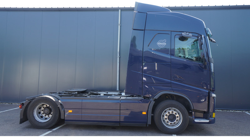 Volvo FH460 EURO 6 GLOBETROTTER 833.000KM - 牵引车:图2 Volvo FH460 EURO 6 GLOBETROTTER 833.000KM - 牵引车:图2