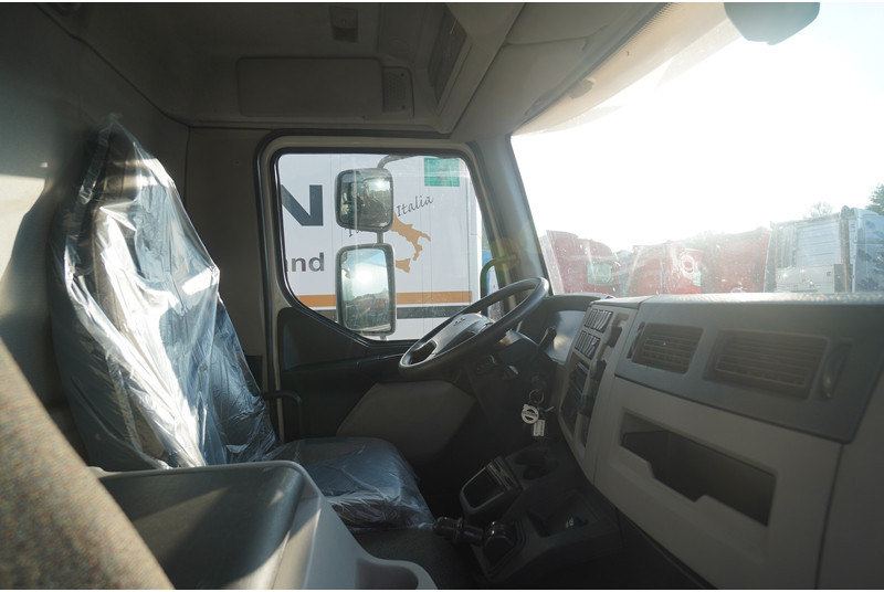 Volvo FL 280 CLOSED BOX BROKEN ENGINE NOT DRIVABLE - 厢式卡车:图5 Volvo FL 280 CLOSED BOX BROKEN ENGINE NOT DRIVABLE - 厢式卡车:图5