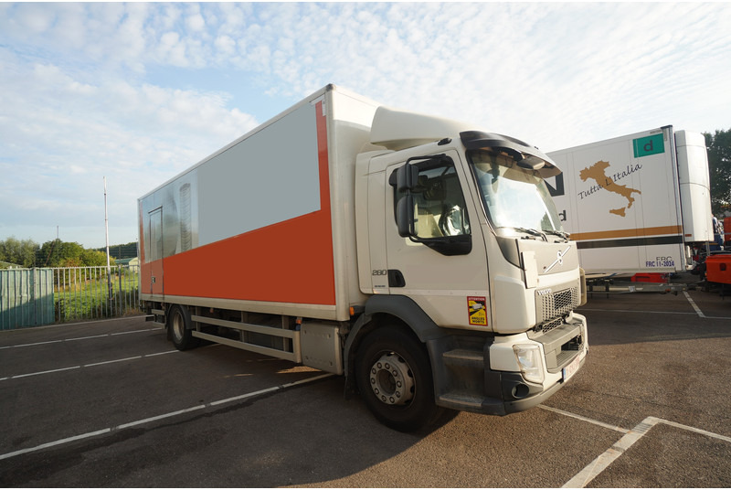 Volvo FL 280 CLOSED BOX BROKEN ENGINE NOT DRIVABLE - 厢式卡车:图3 Volvo FL 280 CLOSED BOX BROKEN ENGINE NOT DRIVABLE - 厢式卡车:图3