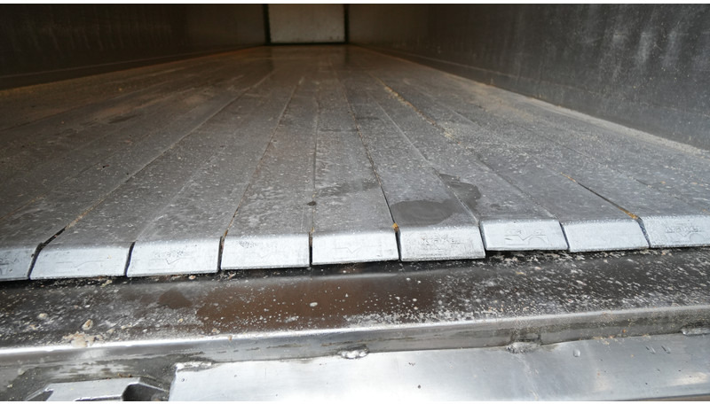 Kraker 3 AXLE WALKING FLOOR TRAILER - 活动底半拖车:图5 Kraker 3 AXLE WALKING FLOOR TRAILER - 活动底半拖车:图5